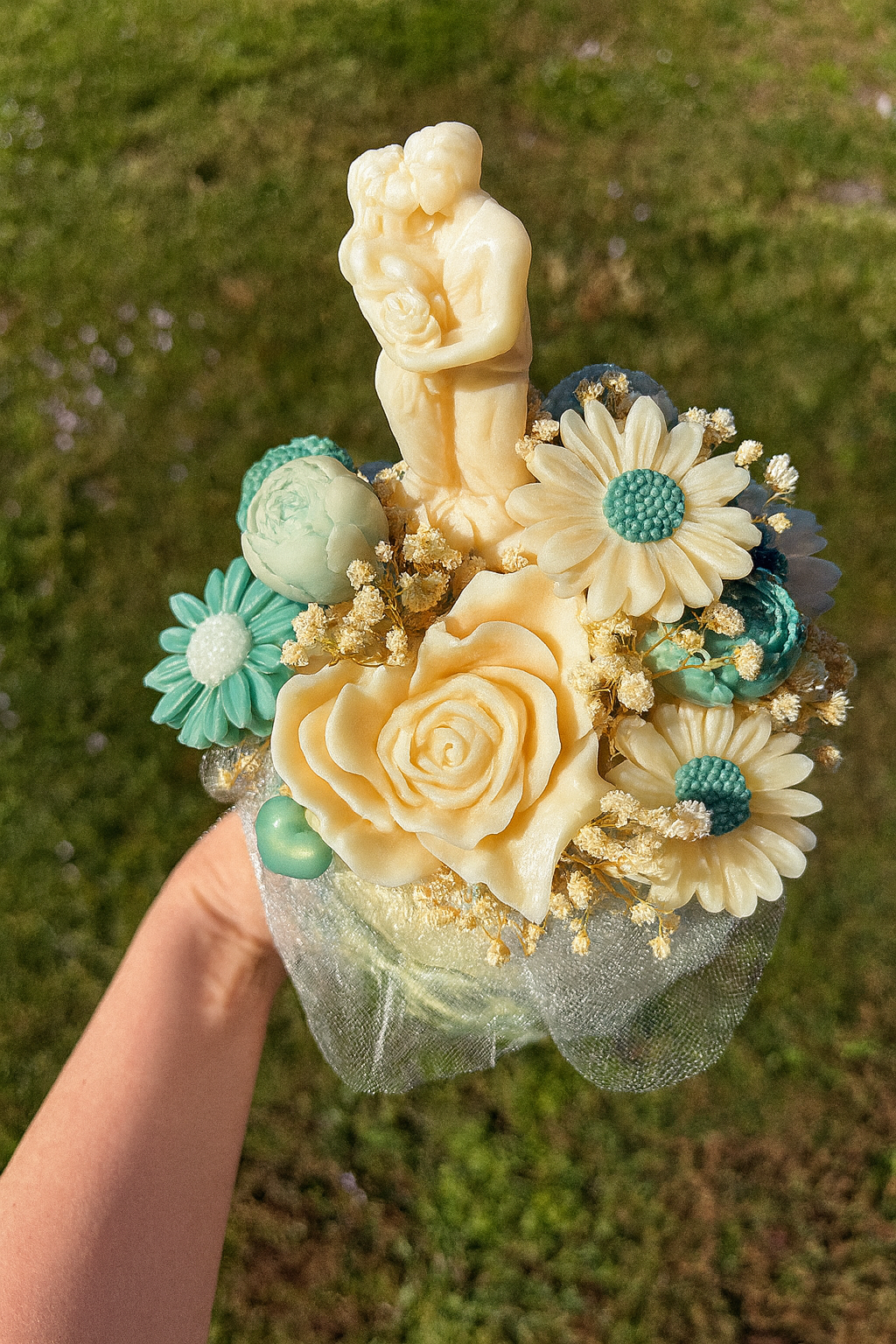 Eternal Love Candle – Bouquet Edition