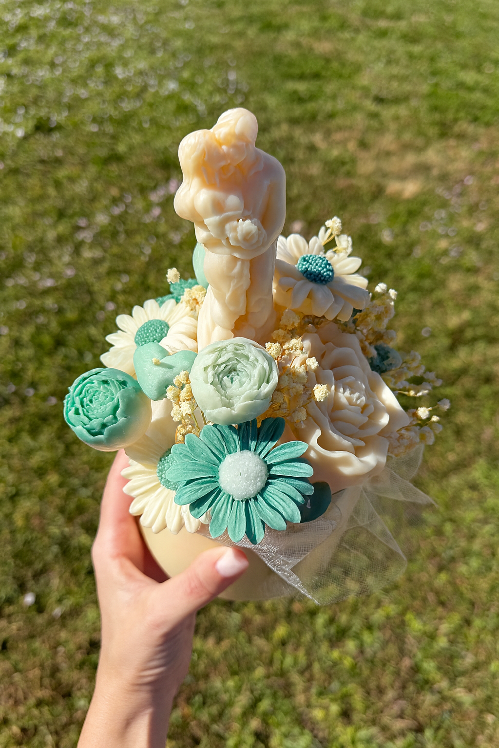 Eternal Love Candle – Bouquet Edition