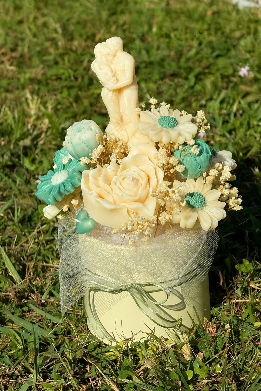 Eternal Love Candle – Bouquet Edition